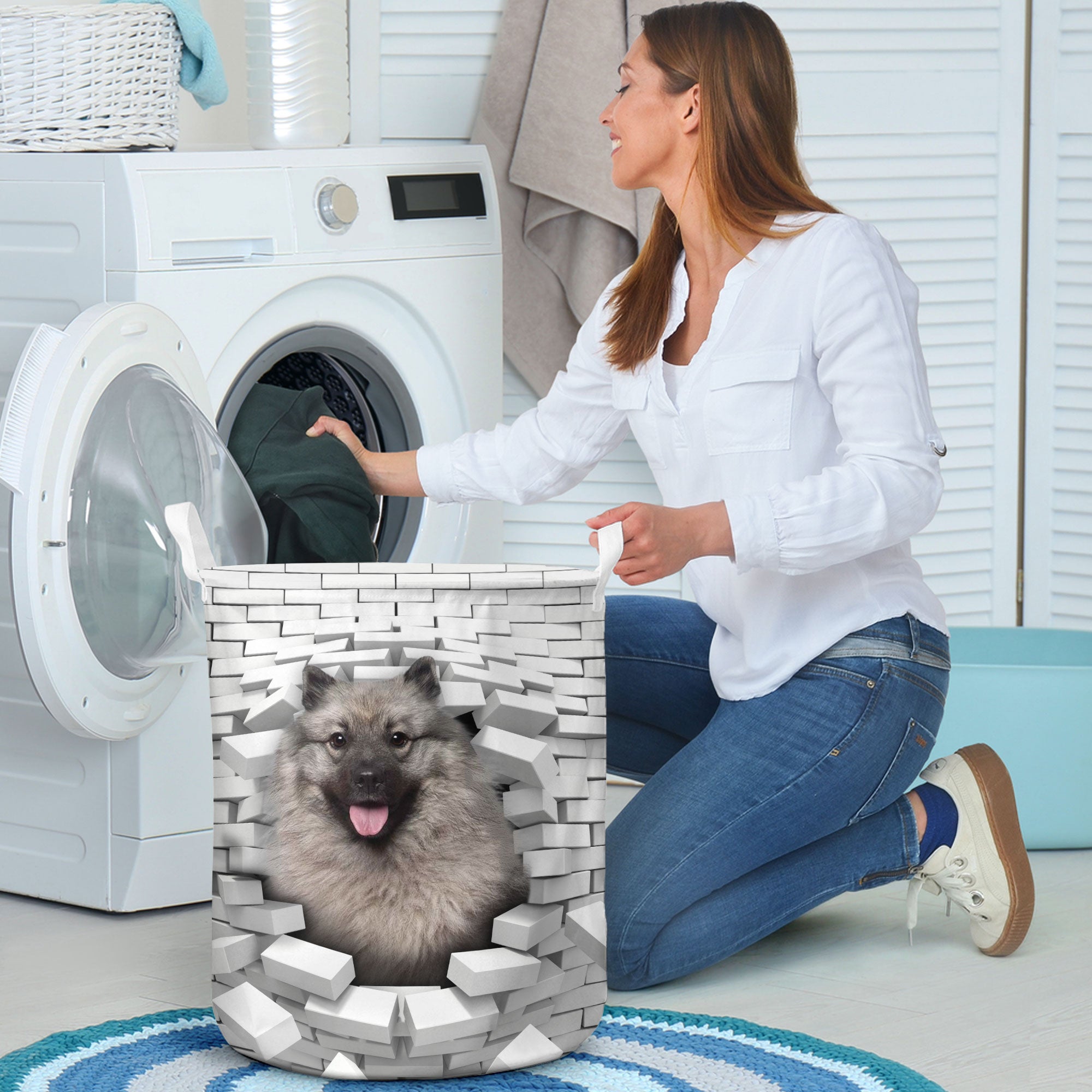 Keeshound - In The Hole Of Wall Pattern Laundry Basket